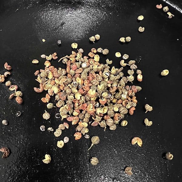Toasted Sichuān (Szechuan) peppercorns