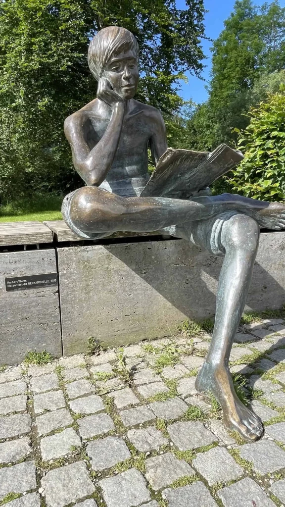 A sculpture was placed in a local park in Schwenningen to honor the town and its newspaper